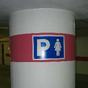 Frauenparkplatz